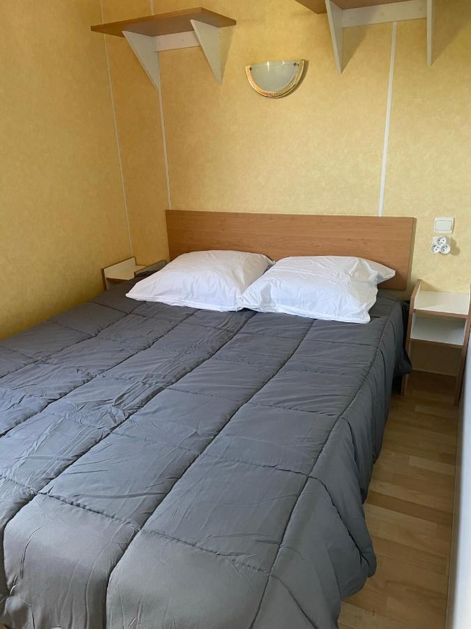 Feins Mobil-Home Au Bord De L'Eau מראה חיצוני תמונה